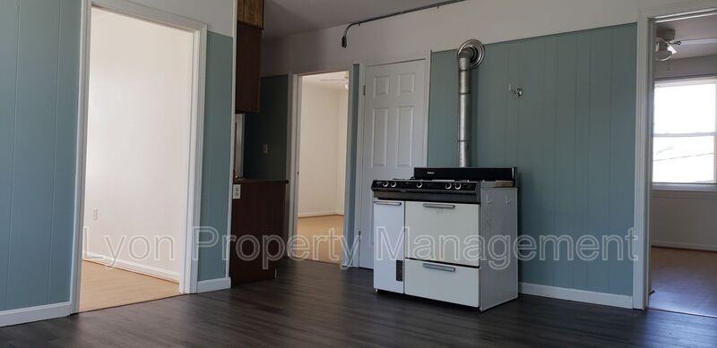 834 Charles St #2REAR - Photo 2 of 8