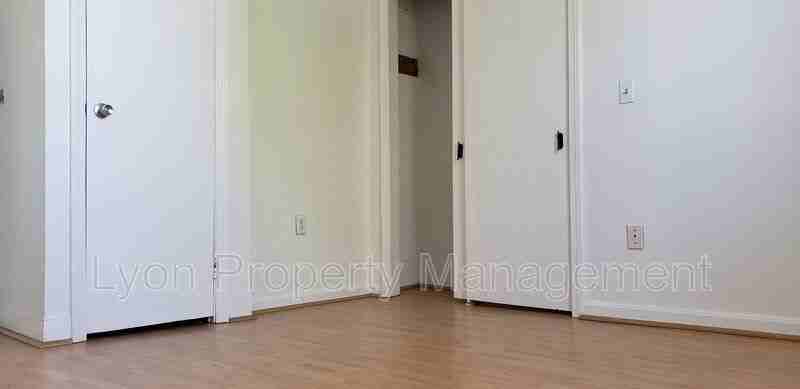 834 Charles St #2REAR - Photo 6 of 8