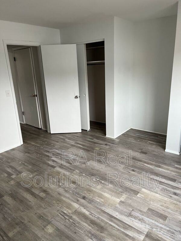 325 Pike St #325PIKEST7 - Photo 3 of 9