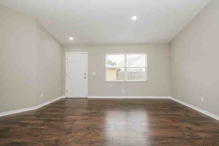 6052 Sand Key Ln - Photo 2 of 30