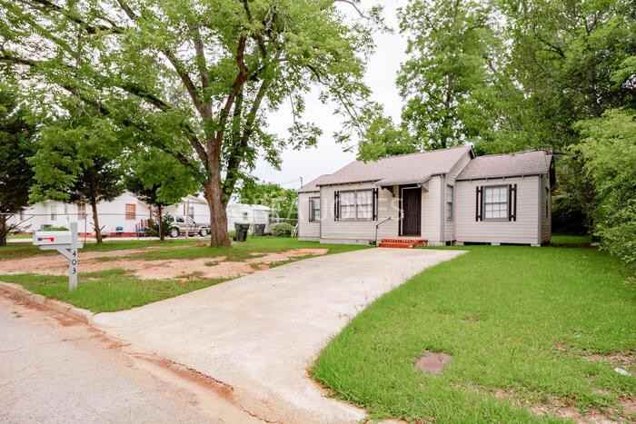 403 Fagan St - Photo 3 of 26