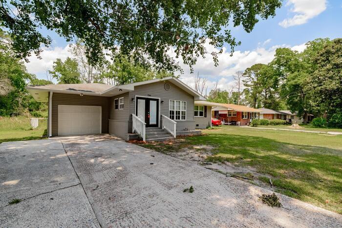 2064 Wharton Dr - Photo 3 of 27
