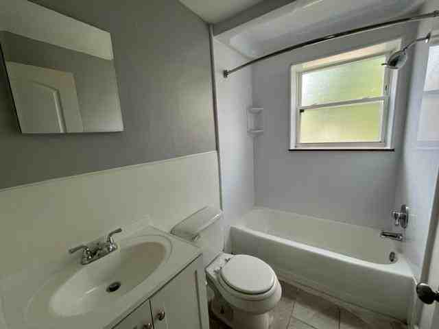 1239 9th St - Photo 3 of 8