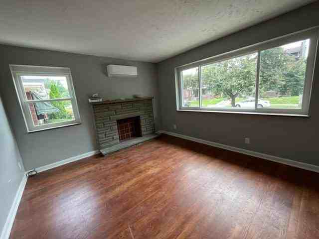 1239 9th St - Photo 7 of 8