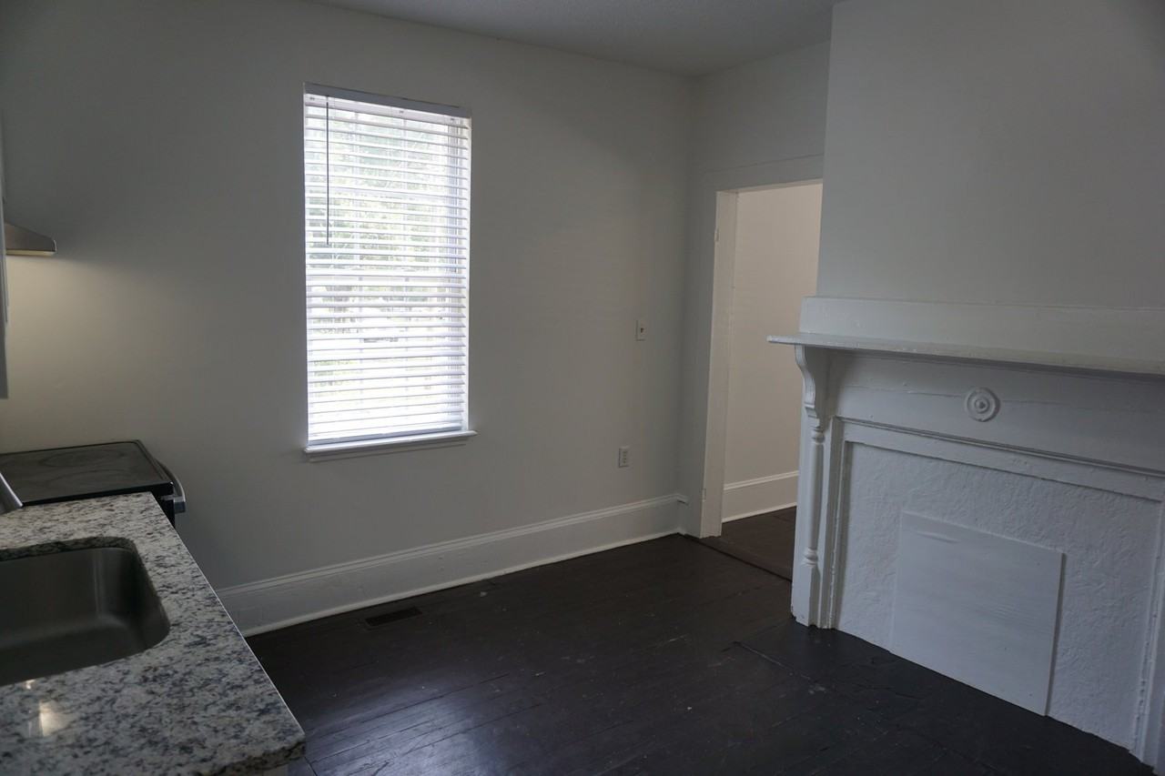 923 N 5th Ave #A - Photo 6 of 12