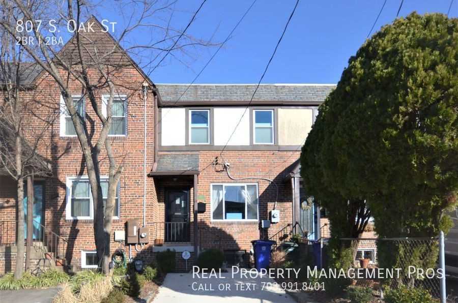 807 S Oak St - Photo 2 of 34