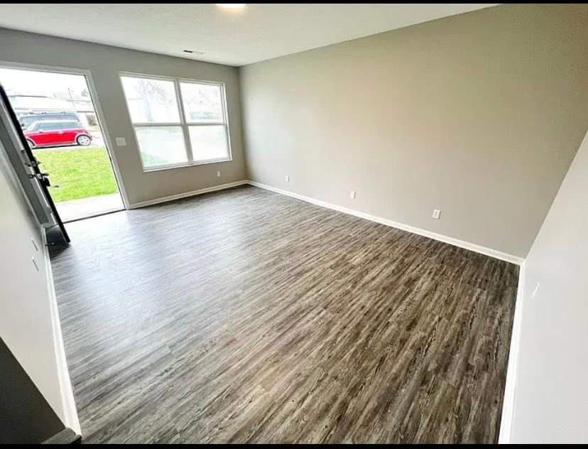 11024 Labelle Ave - Photo 3 of 5