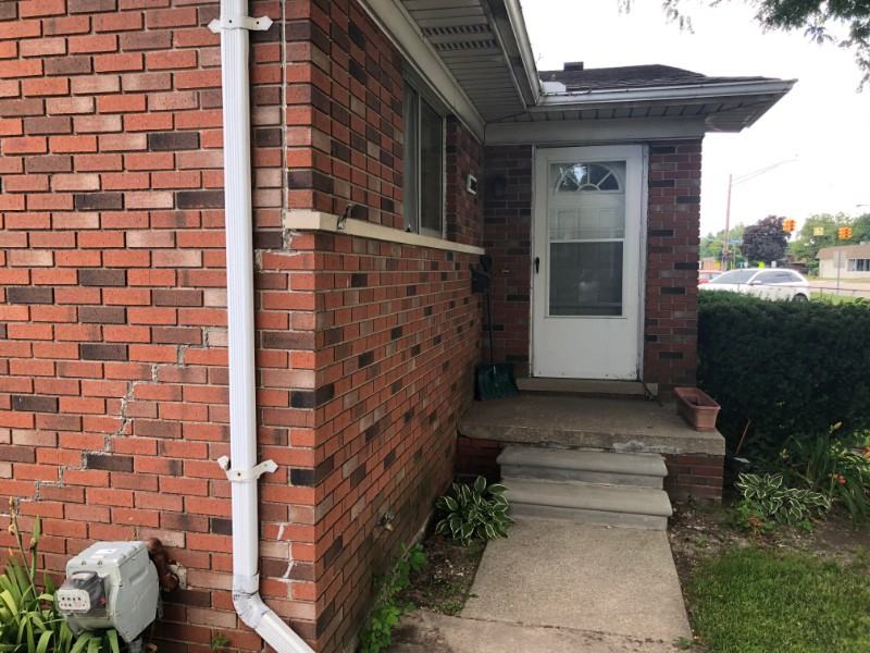 20808 Martin Rd - Photo 2 of 21