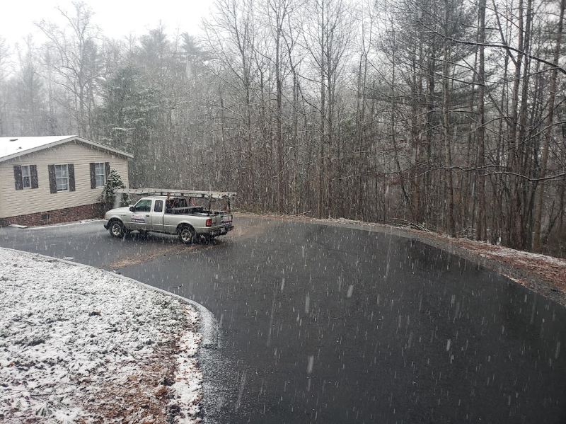 2084 White Pine Dr - Photo 2 of 21