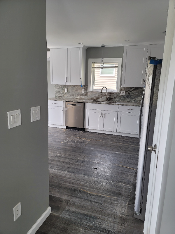 225 Lakeside Avenue - Photo 4 of 15