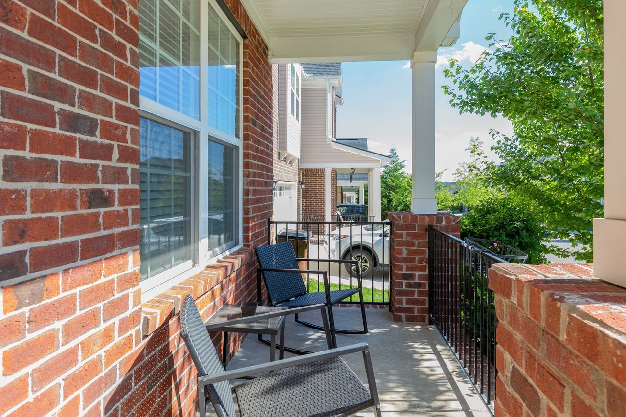 2872 Whitebirch Dr #1 - Photo 3 of 44