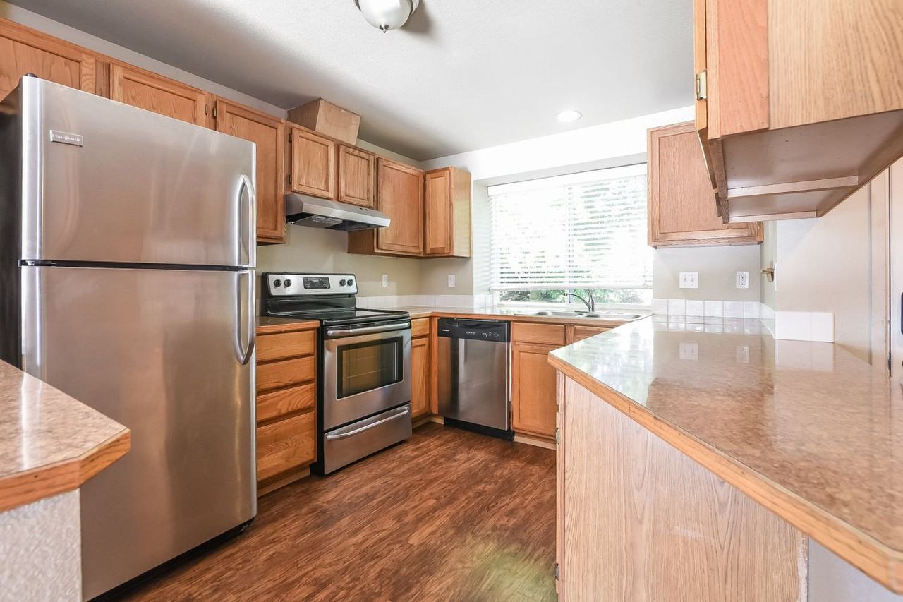 2929 58th Ave Ne - Photo 3 of 18