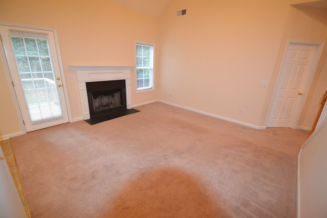 25 Vinnys Way - Photo 2 of 14