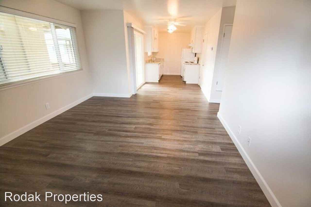 520 University Ave - Photo 2 of 7