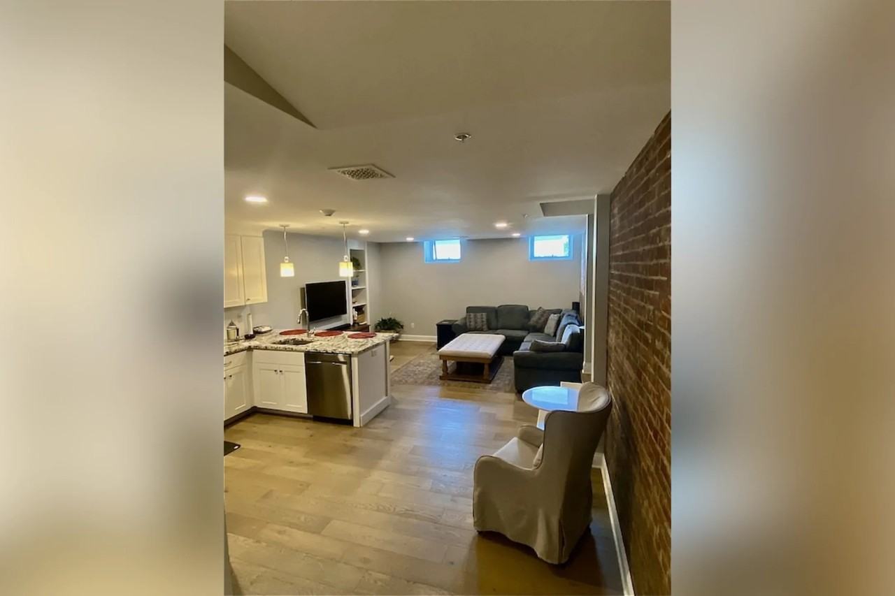 77 Van Dam St - Photo 2 of 9