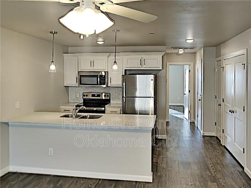 408 Vail Cir - Photo 3 of 13