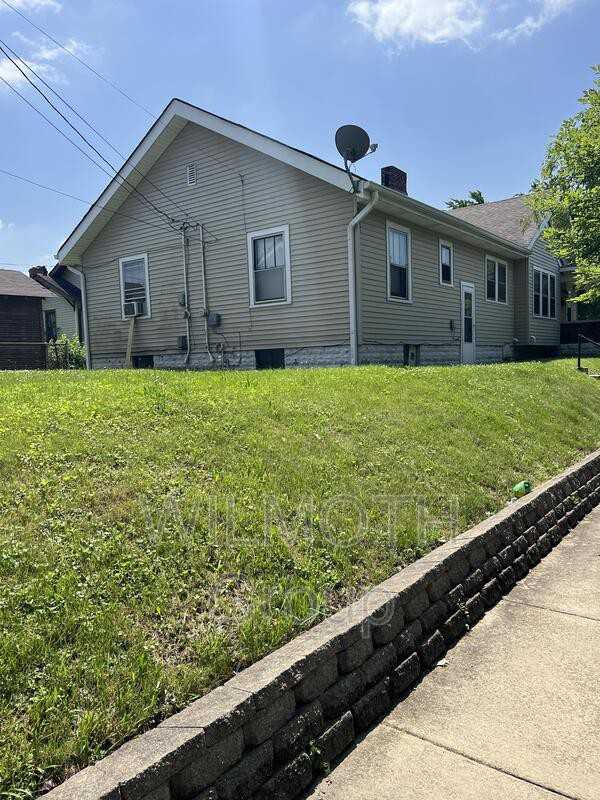 1001 Wallace Ave - Photo 3 of 9