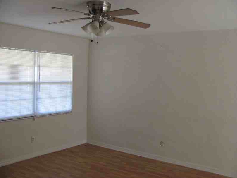 188 84th Ave N - Photo 3 of 4