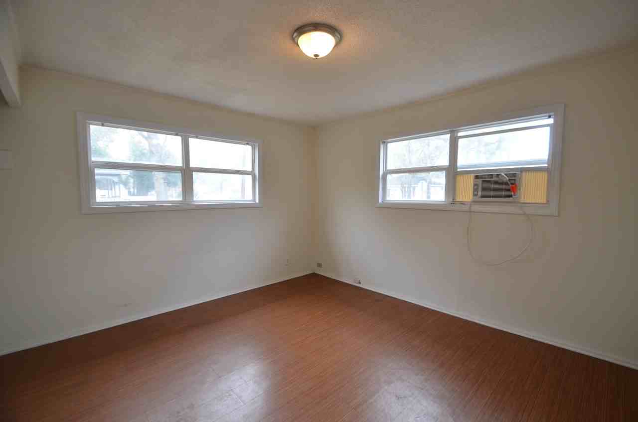 1522 Evergreen Street - Photo 3 of 6