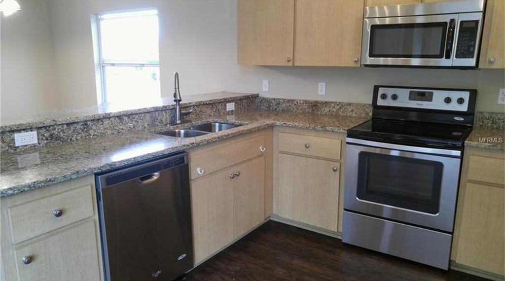 3007 Sabal Bend Dr Ne - Photo 3 of 15