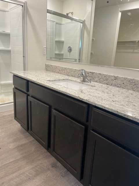 1553 E Kendall Pl - Photo 5 of 6