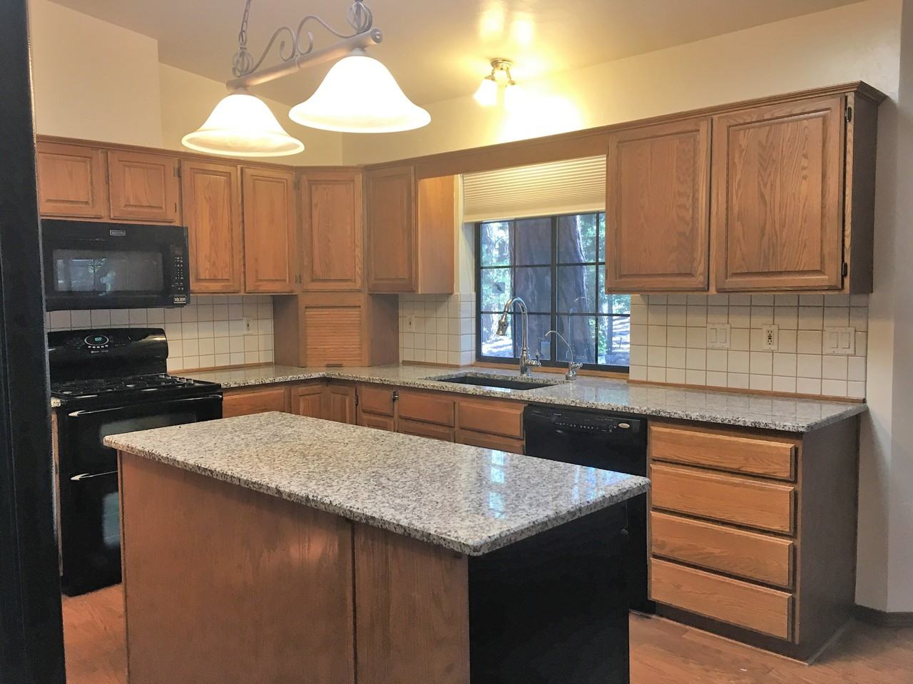 1095 Timber Point Cir - Photo 2 of 13