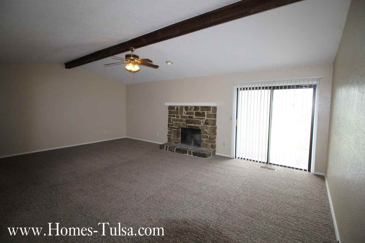 1917 E 66th Pl - Photo 2 of 16