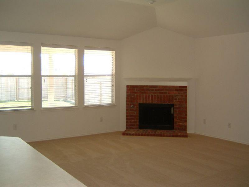 5005 White Spruce Dr - Photo 2 of 8