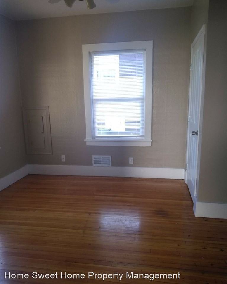 327 E King St - Photo 3 of 8