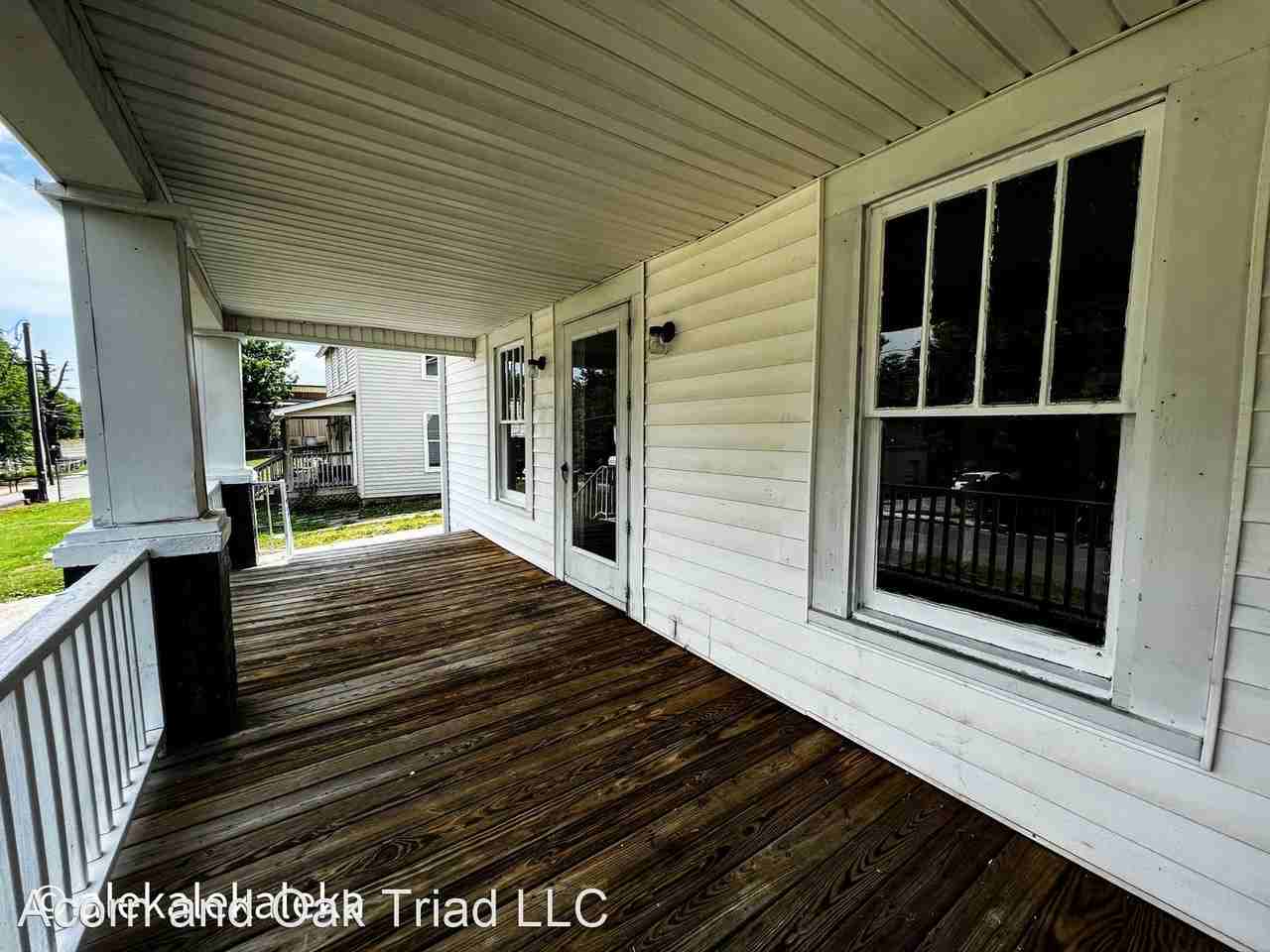 216 N Logan St - Photo 3 of 21