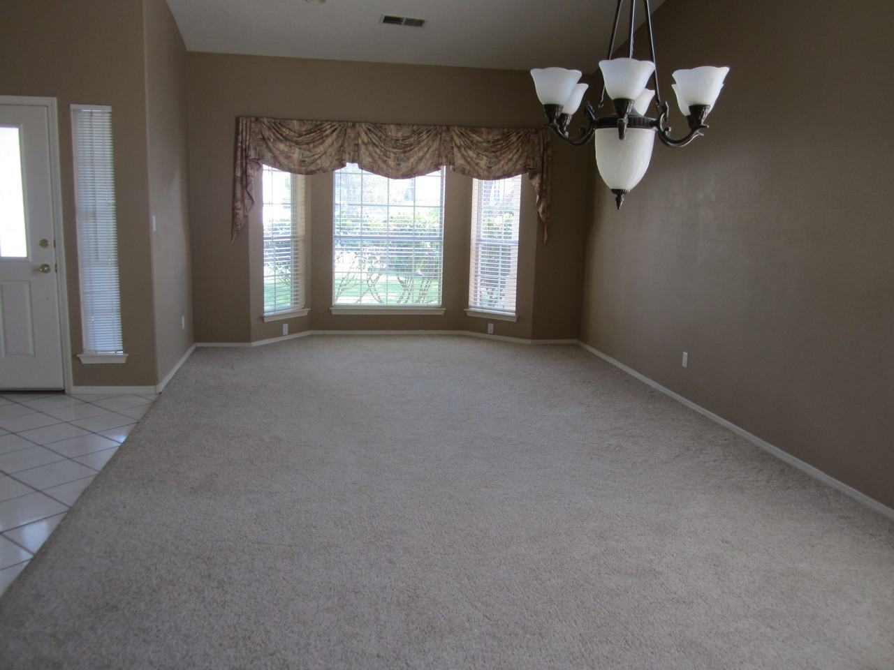 8419 Mendocino Dr NE - Photo 2 of 25