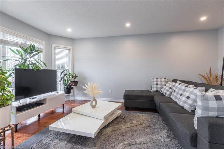 1814 Rollingacres Dr - Photo 3 of 18