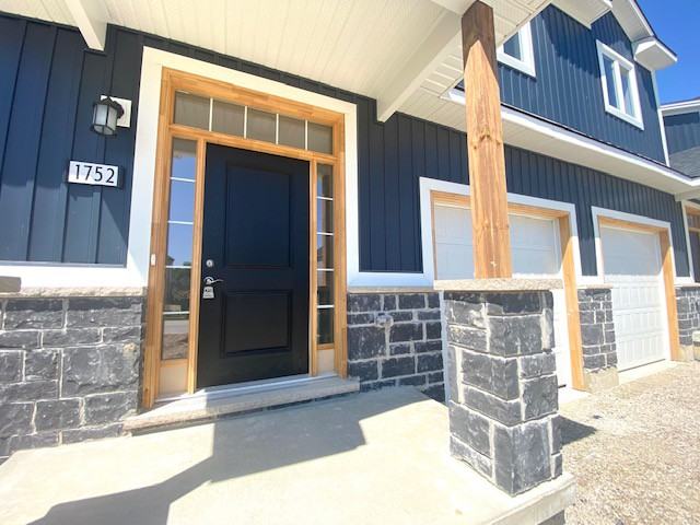 1752 Finley Cres - Photo 2 of 17