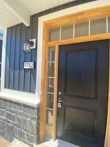 1752 Finley Cres - Photo 3 of 17