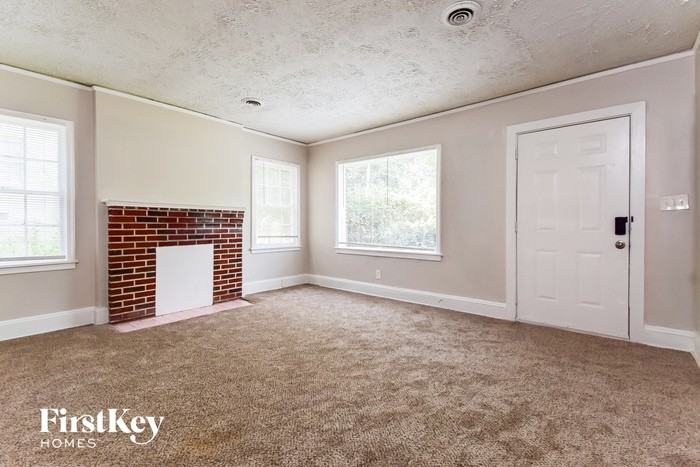 1550 Mayflower Ave Sw - Photo 3 of 15