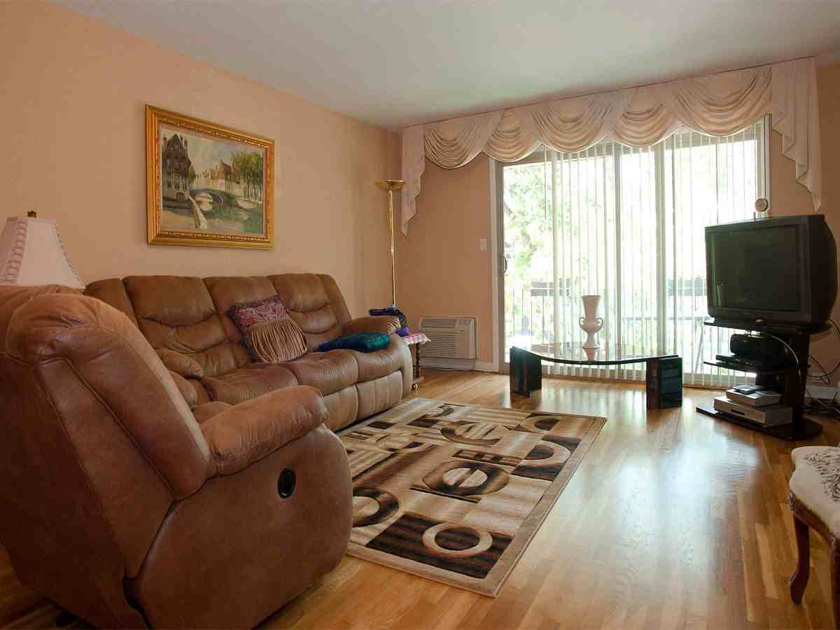 4800 Carol Apartments - Photo 3 of 6