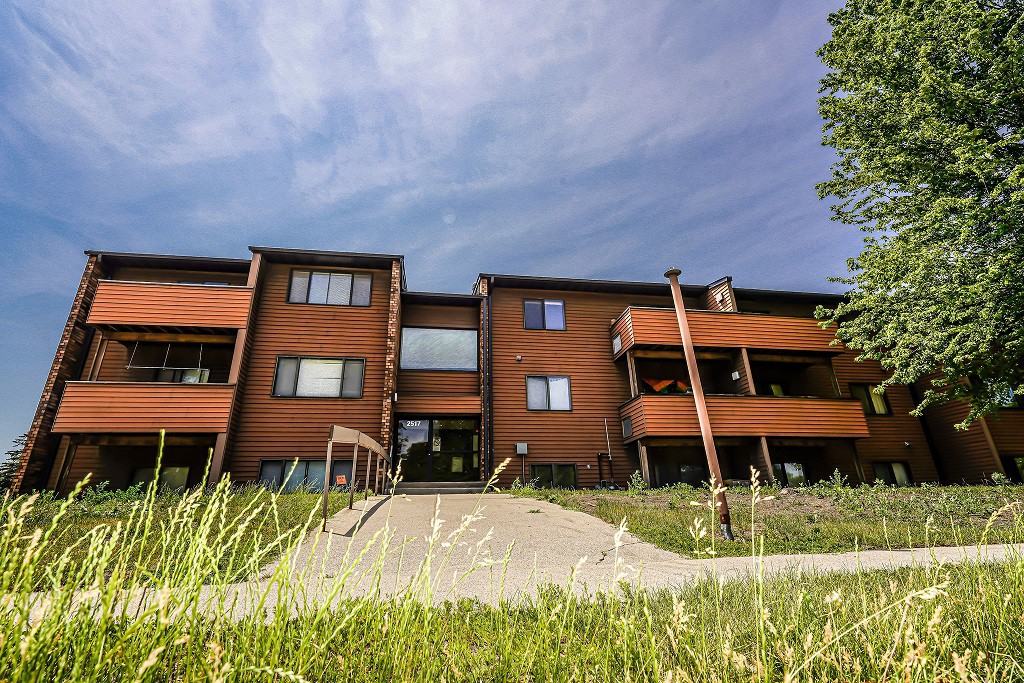 Grandview Square Apartments - Photo 7 of 23