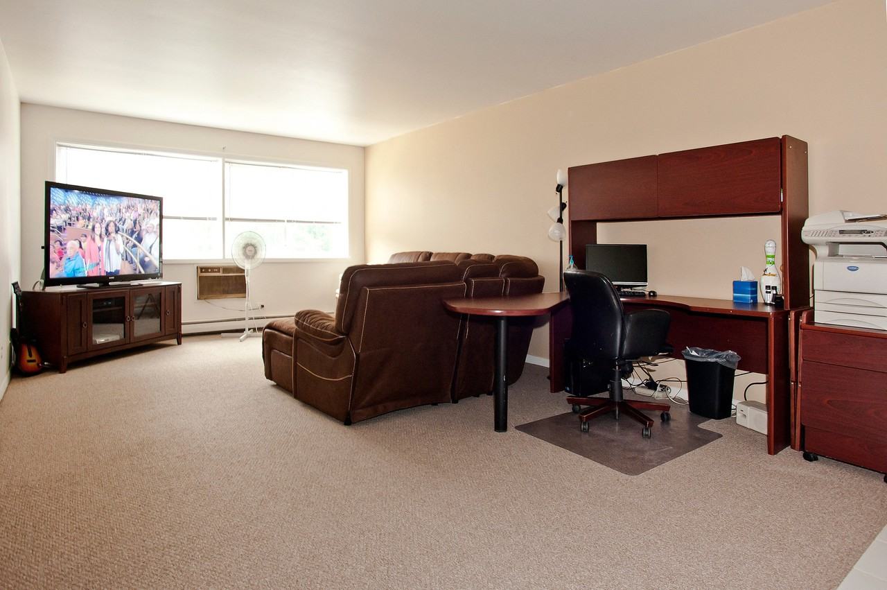 901 Ontario Apartments - Photo 2 of 6