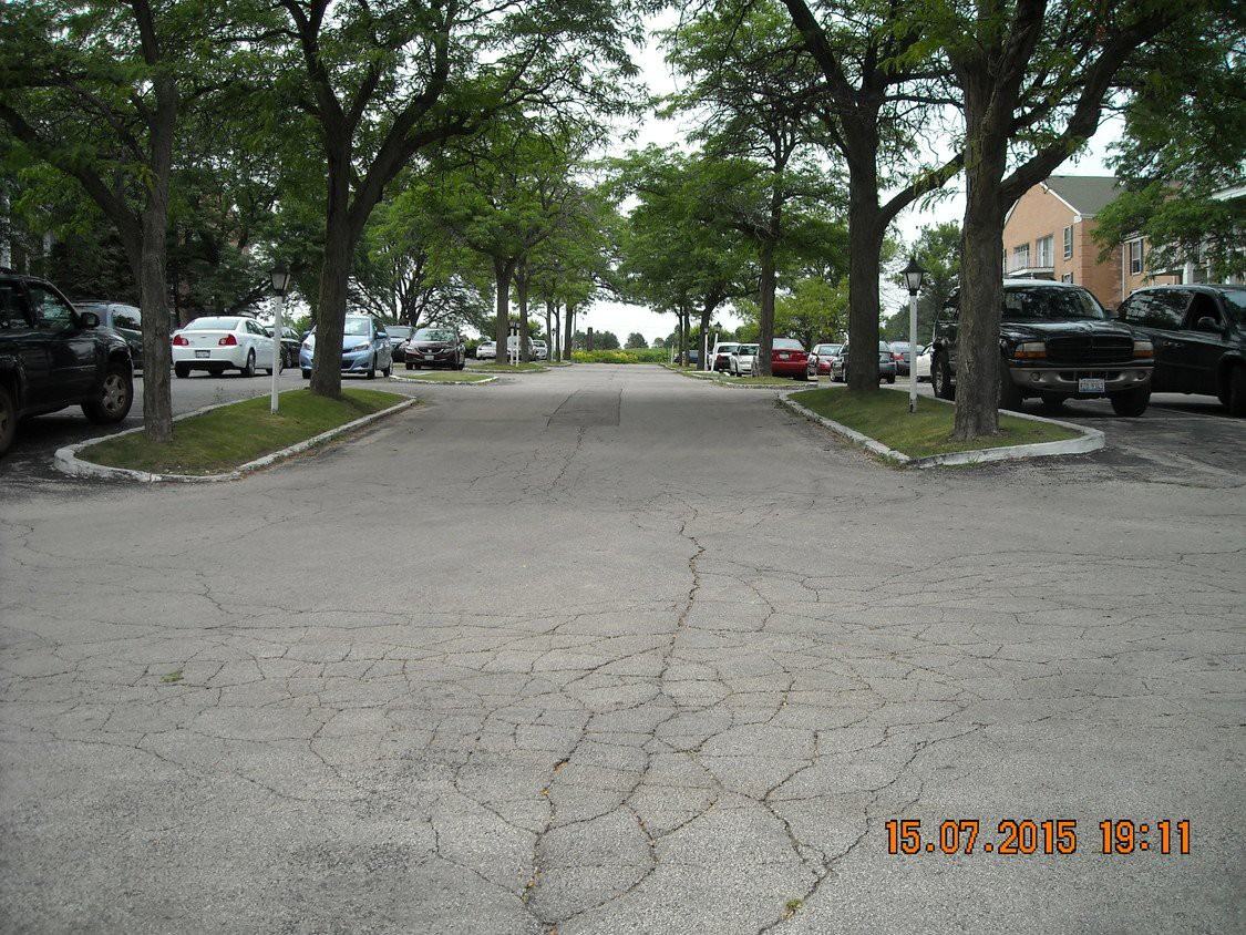 Versailles Place Apartments - Photo 5 of 5