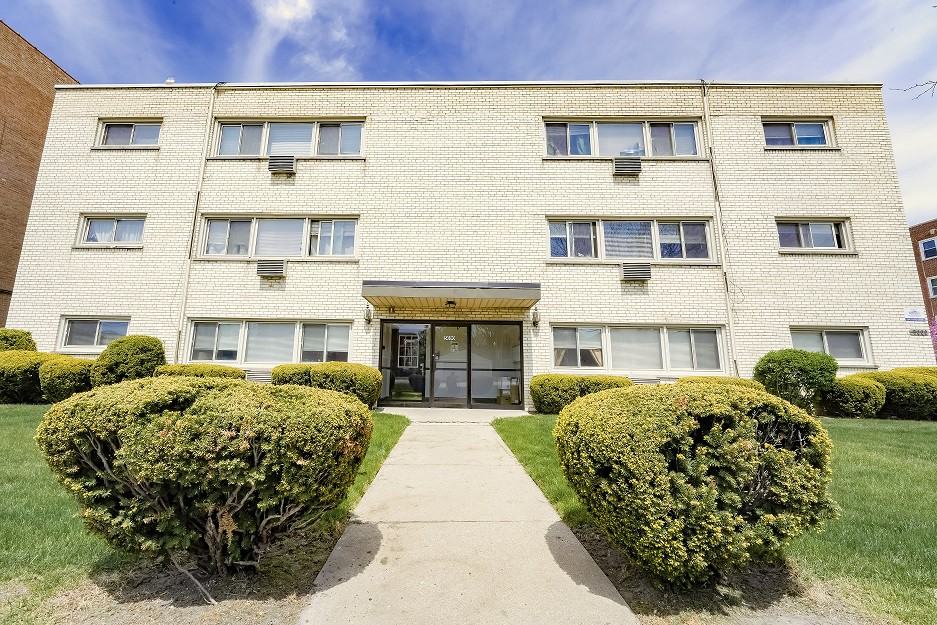 5000 Church Apartments - Photo 5 of 7