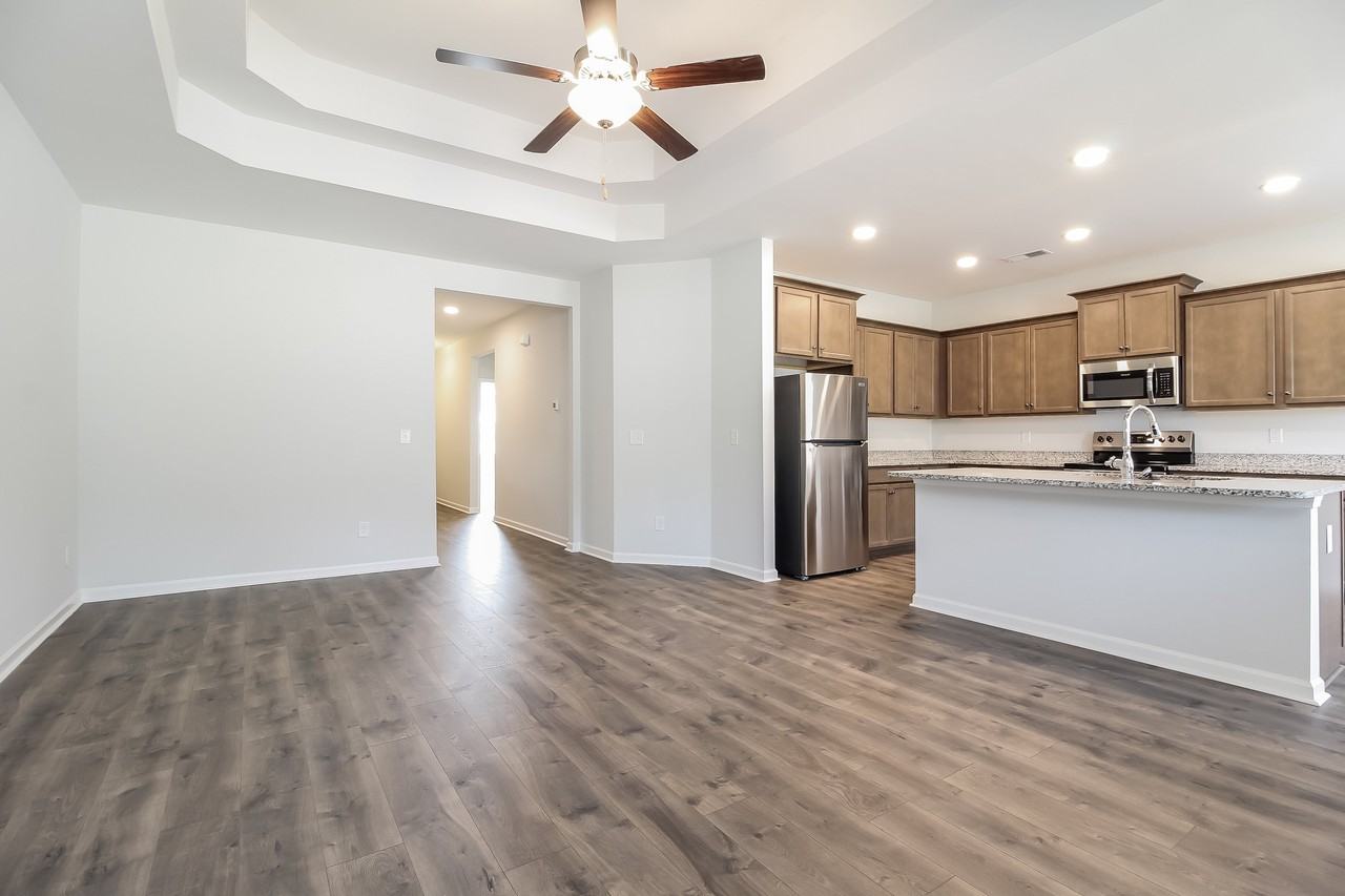301 Woodgate Way - Photo 5 of 15