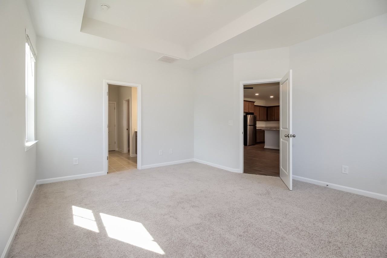 301 Woodgate Way - Photo 7 of 15