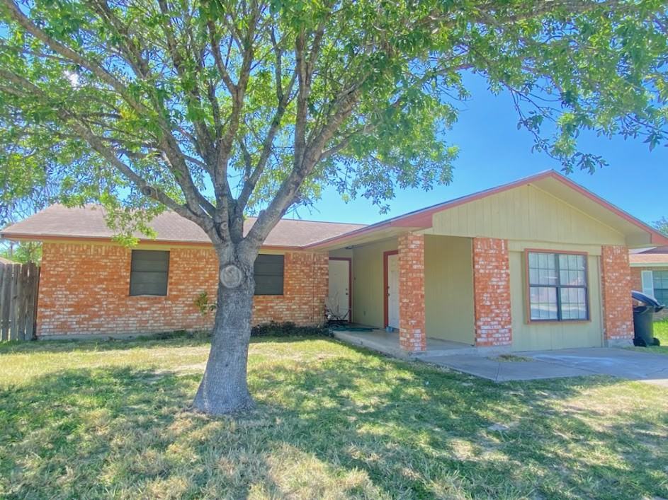 5721 North 24th Street - Photo 2 of 4