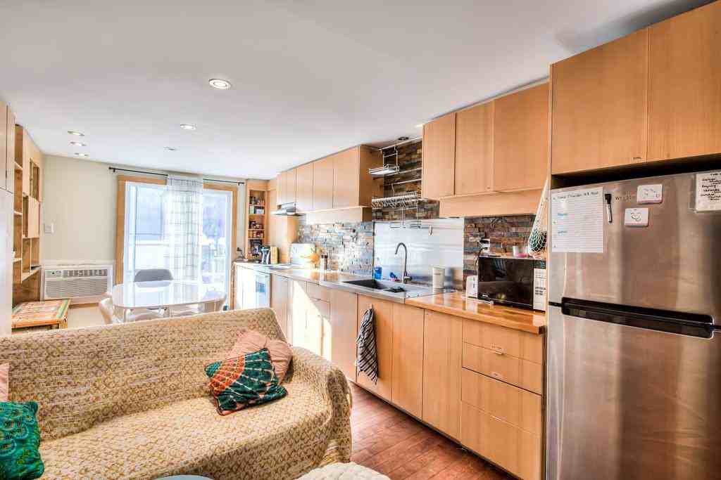 1766 Rue Wolfe - Photo 2 of 17