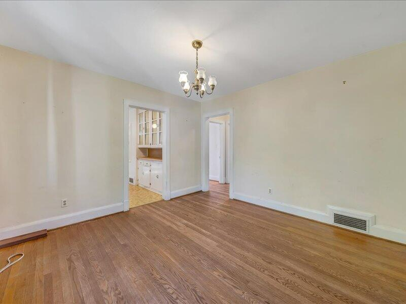 2807 Mansfield St Ne - Photo 3 of 8