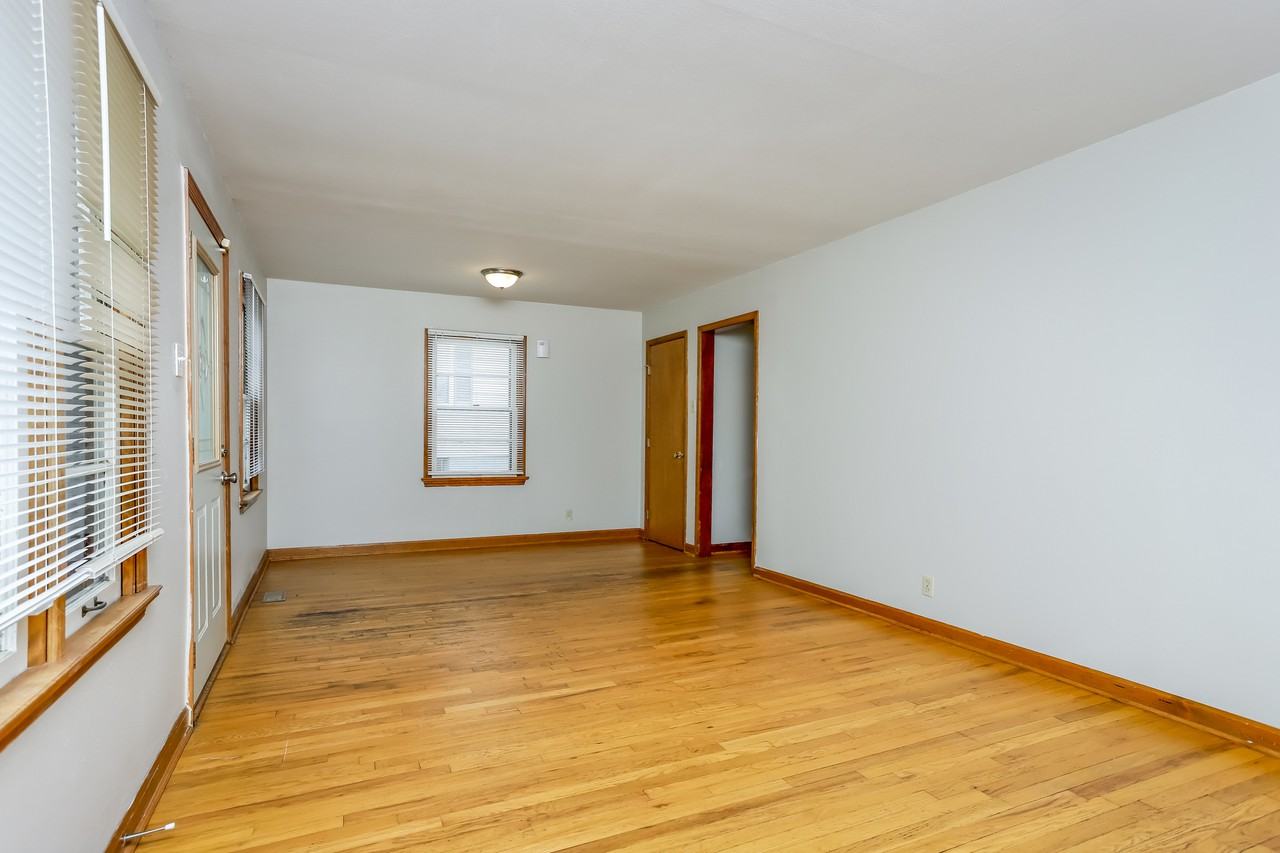 3159 Saint David Ln - Photo 2 of 16