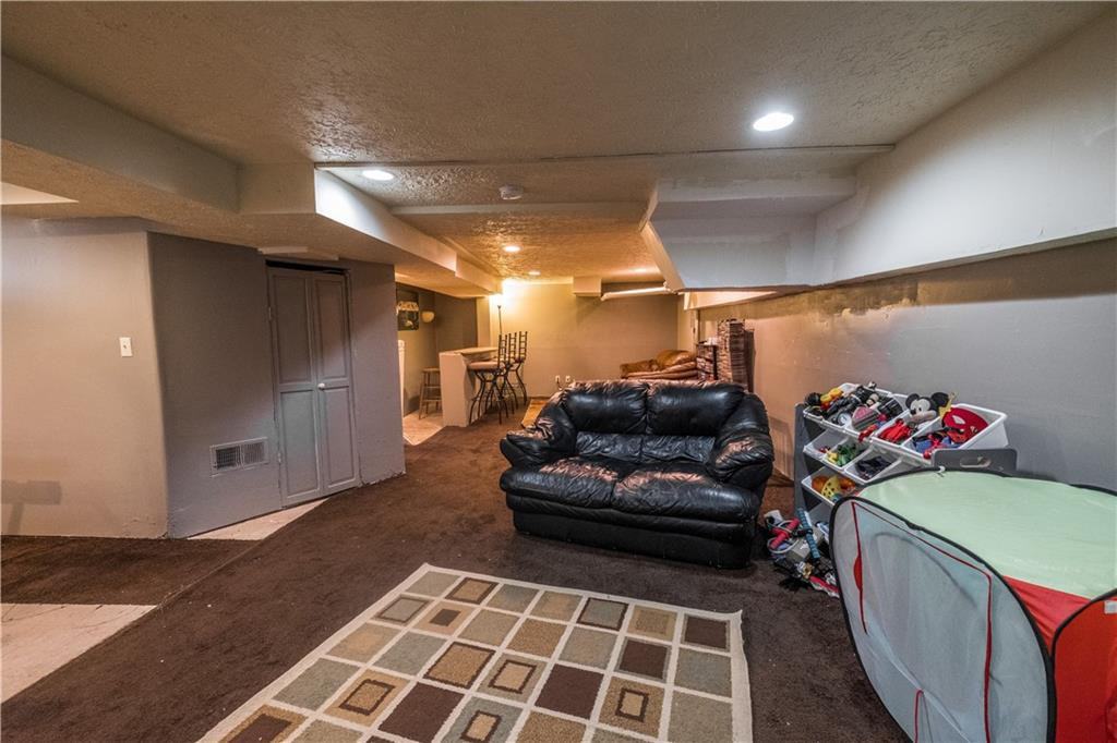 3235 E 43rd St - Photo 2 of 17