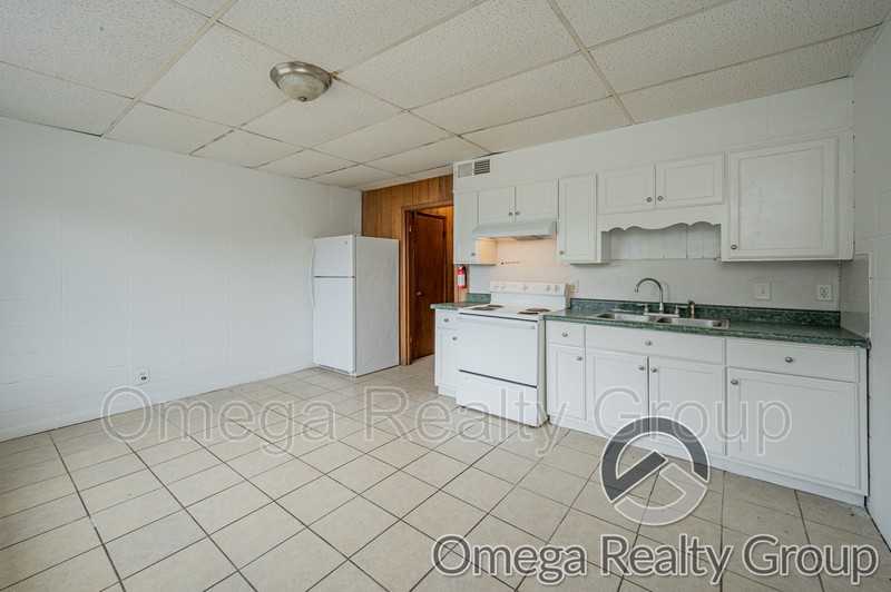 1610 6th Ave S #9 - Photo 7 of 17
