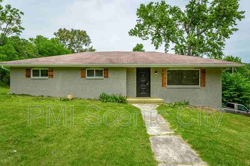 1375 Orbit Dr - Photo 3 of 42