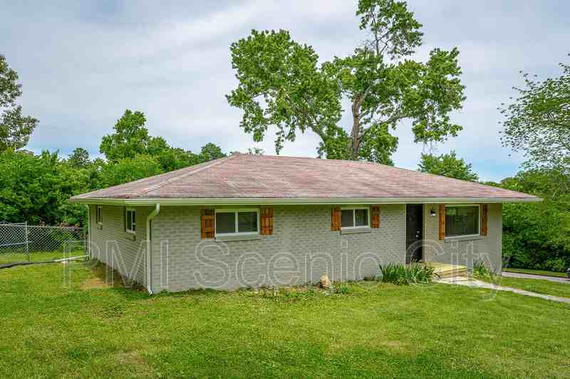 1375 Orbit Dr - Photo 4 of 42